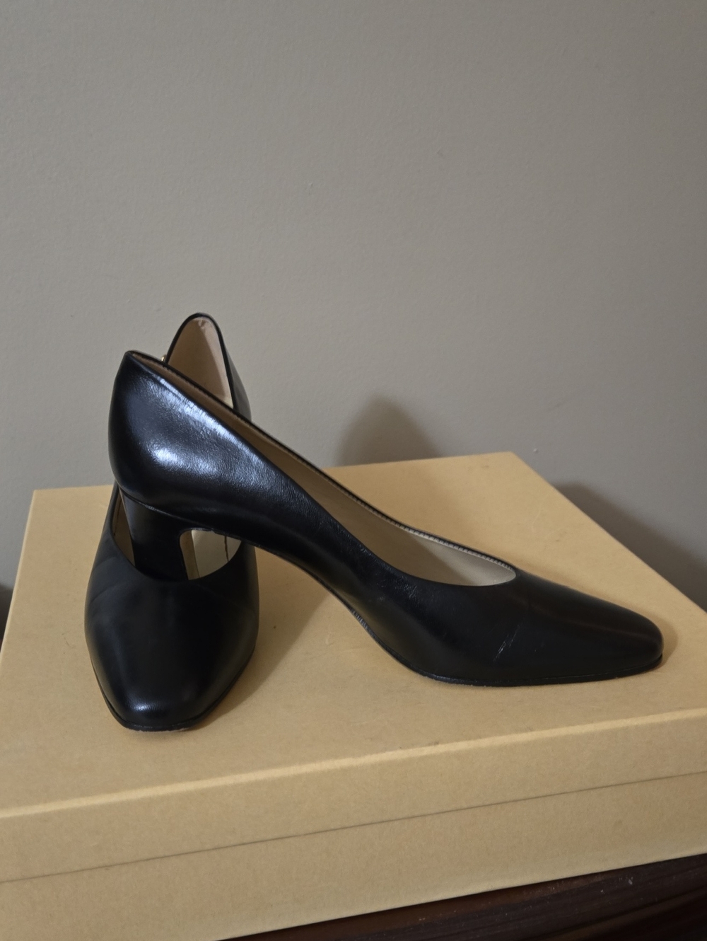 Etienne Aigner Black Leather Taylor Mid Heel Pumps Size 8M